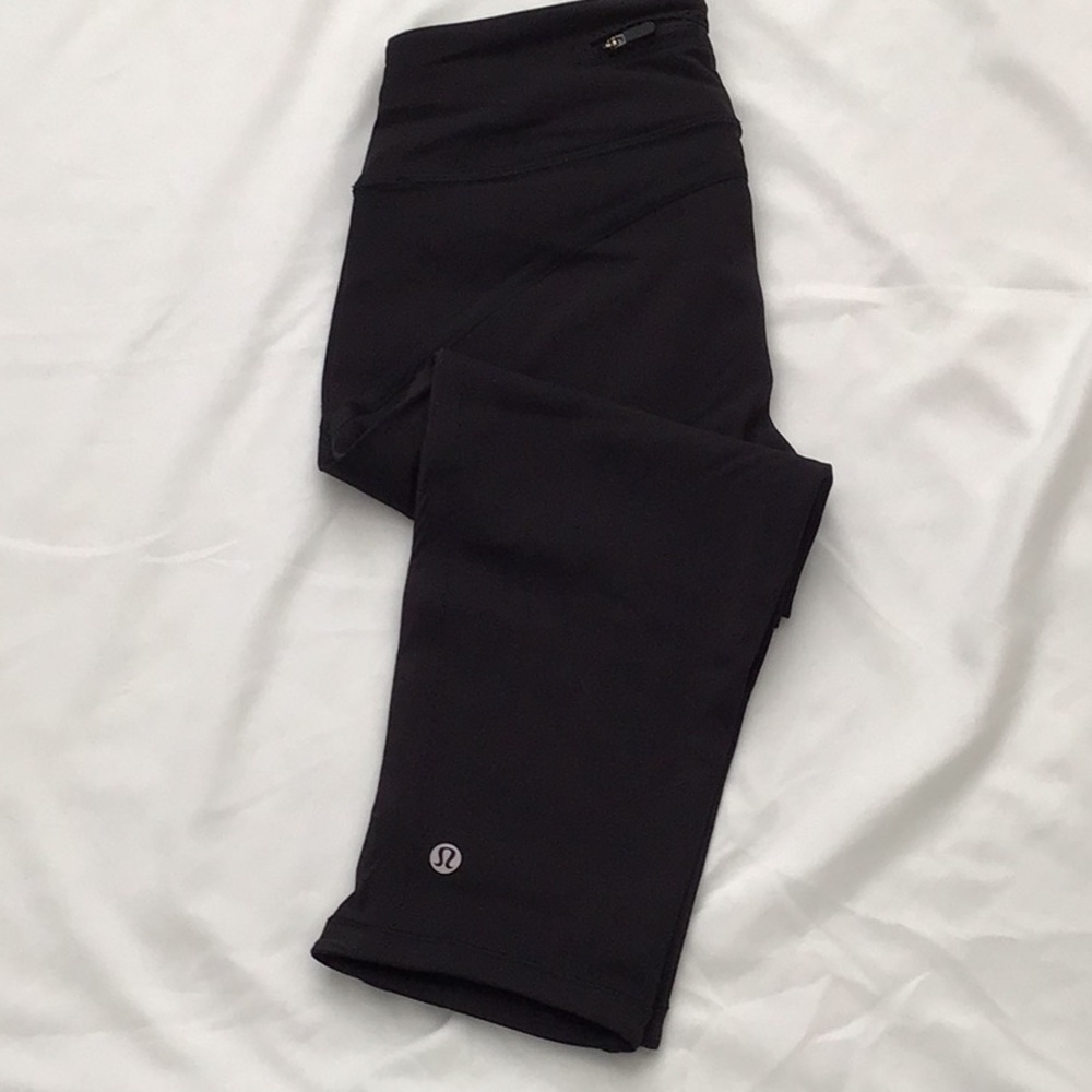 (Like New) Lululemon Black Crop Pant with Mesh Accent